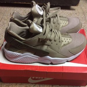 Nike Air Huarache (318429 200) Size 12